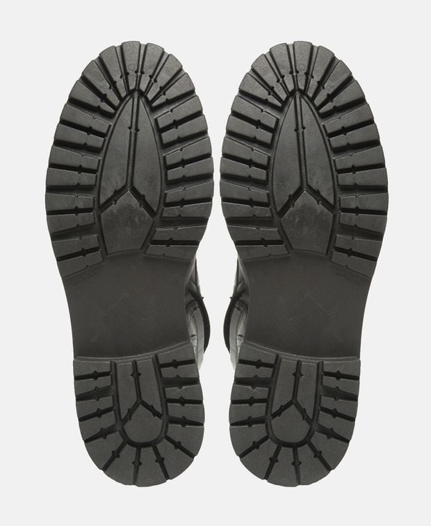 Schnürstiefeletten