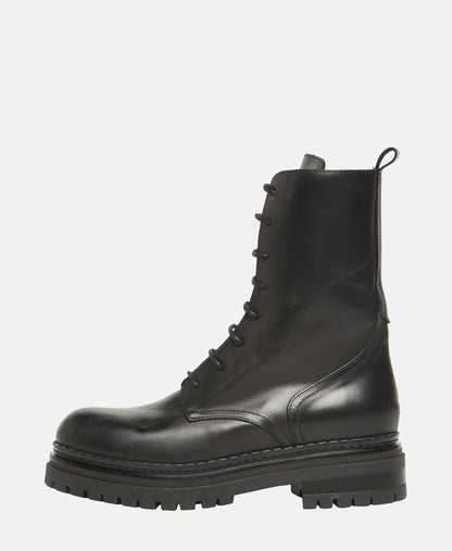 Schnürstiefeletten