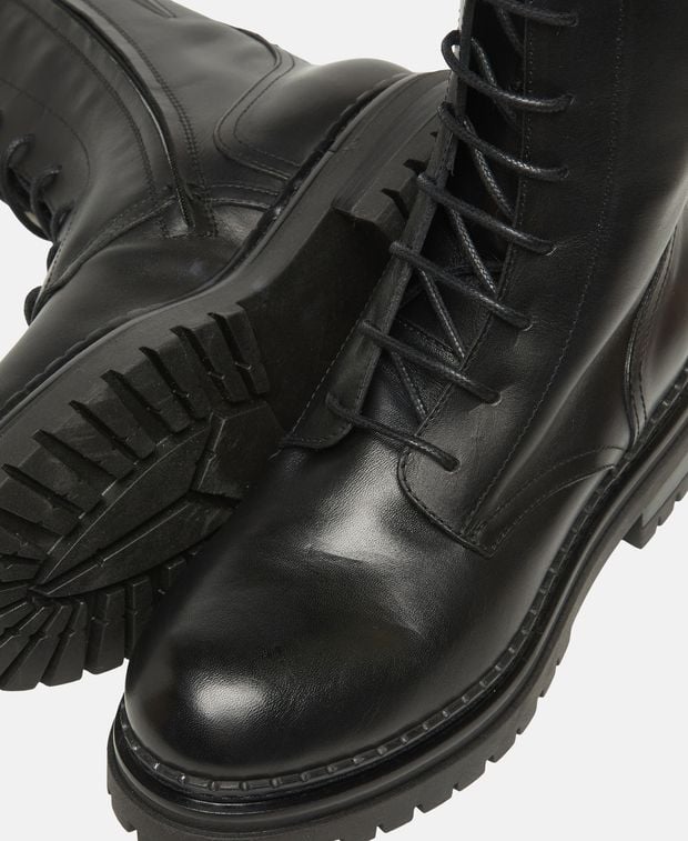 Schnürstiefeletten