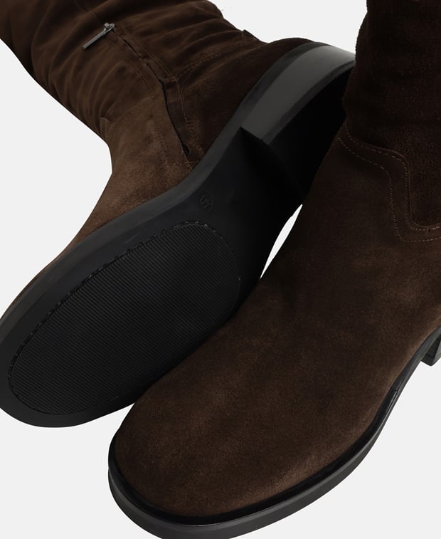 Wadenhohe Stiefel