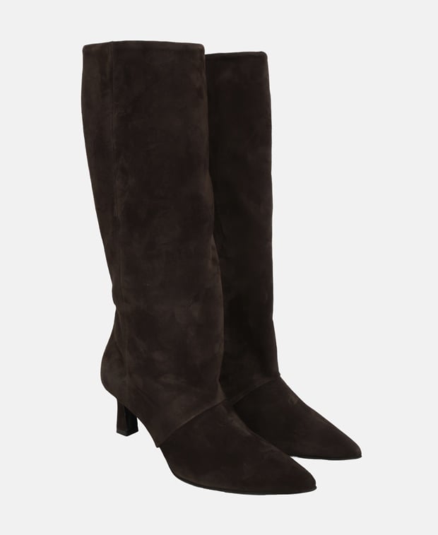 Wadenhohe Stiefel