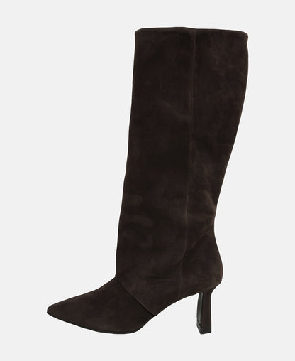 Wadenhohe Stiefel