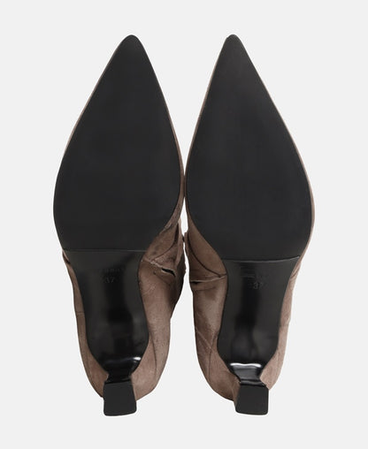 Wadenhohe Stiefel