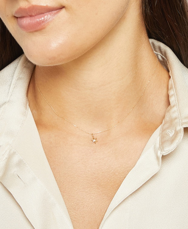 Halskette mit Anhänger