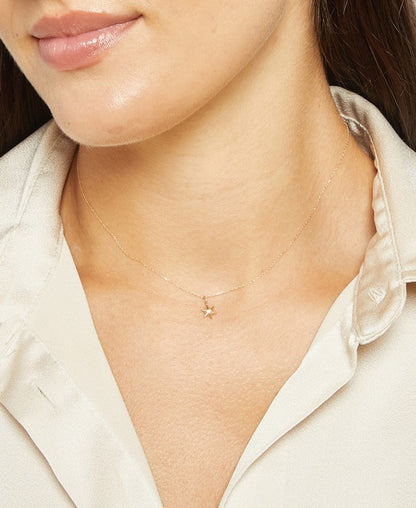 Halskette mit Anhänger