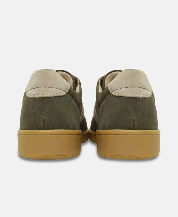 Sneaker Hattrick