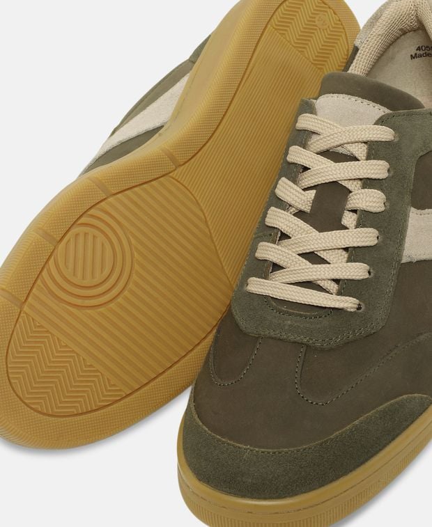 Sneaker Hattrick