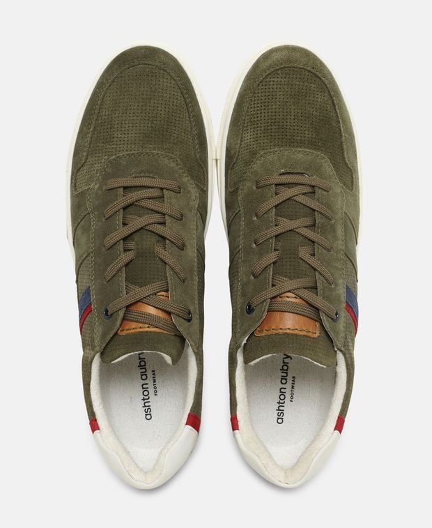 Sneaker