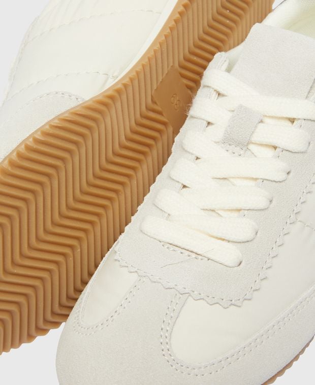 Sneaker