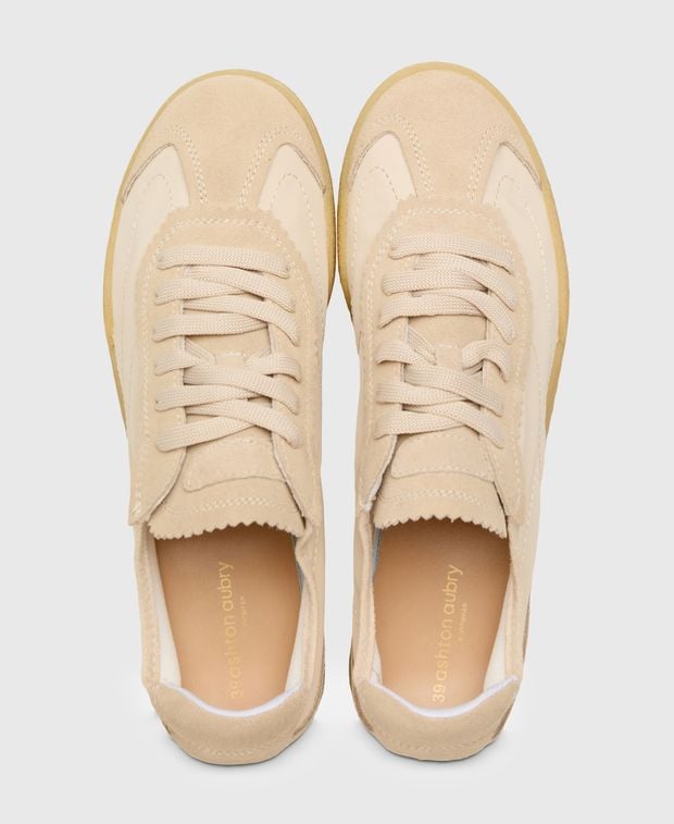 Sneaker