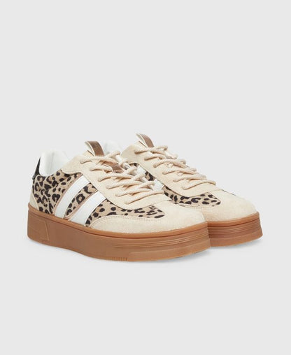 Sneaker