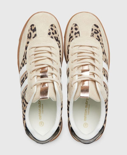 Sneaker