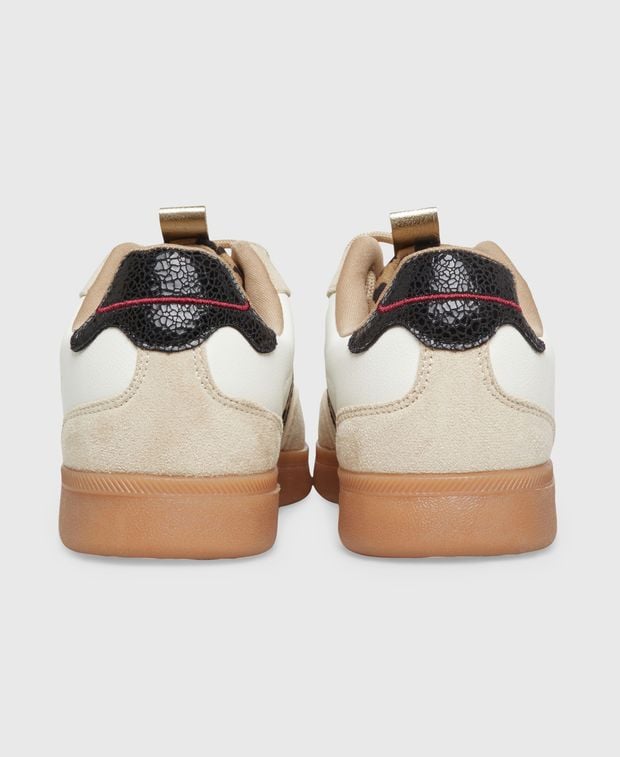 Sneaker