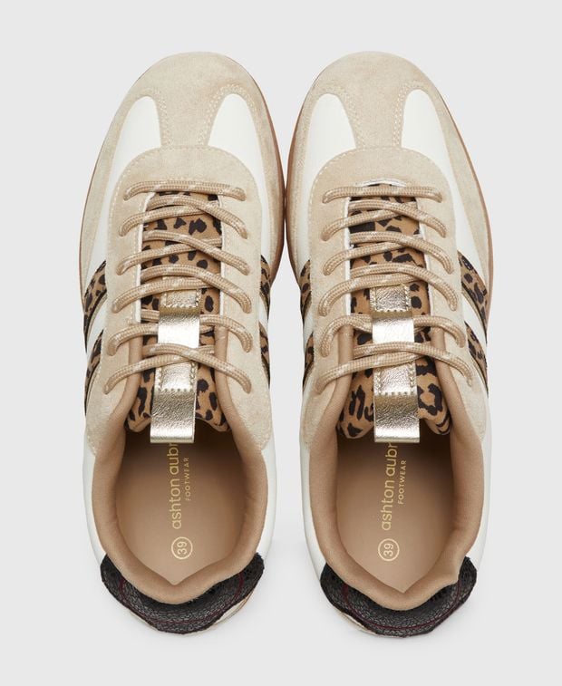 Sneaker