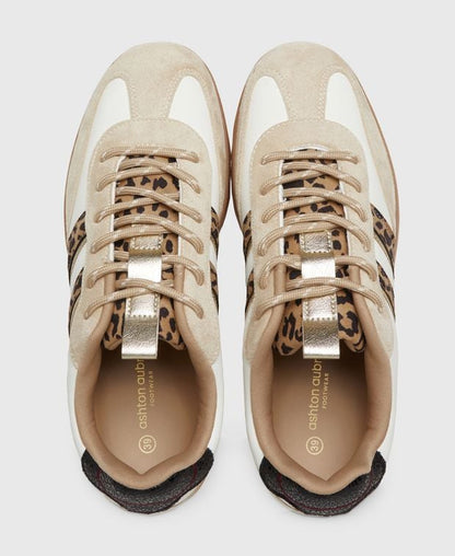 Sneaker