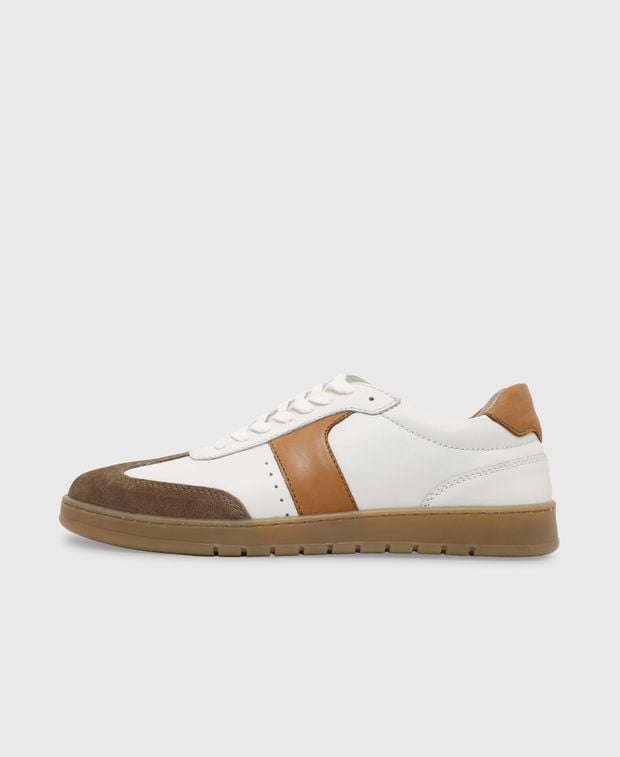 Sneaker