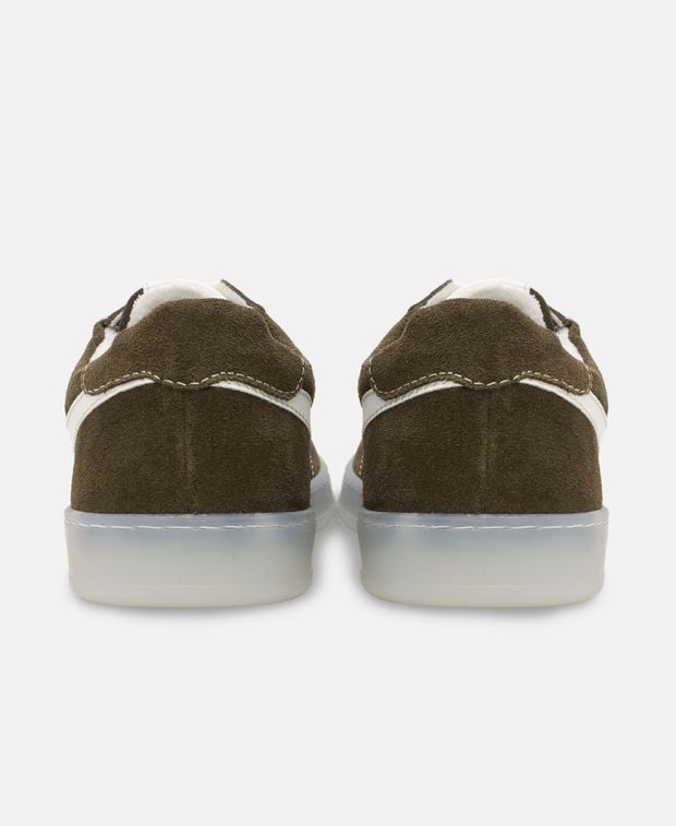 Sneaker