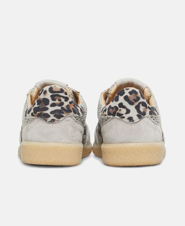 Sneaker Carol