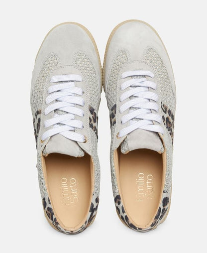 Sneaker Carol