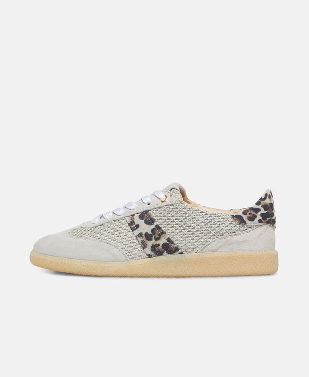 Sneaker Carol