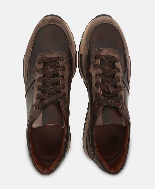 Sneaker