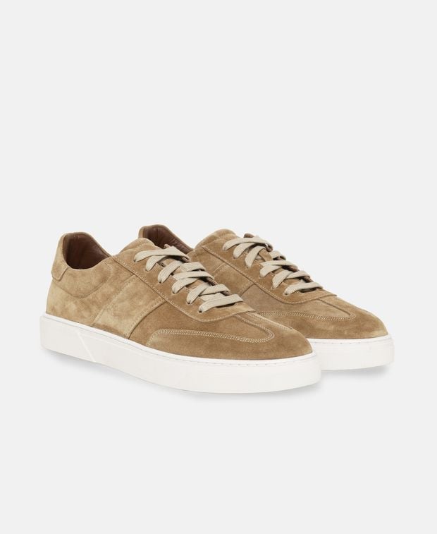 Sneaker