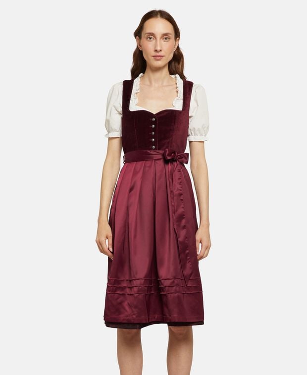 Dirndl mit Schürze