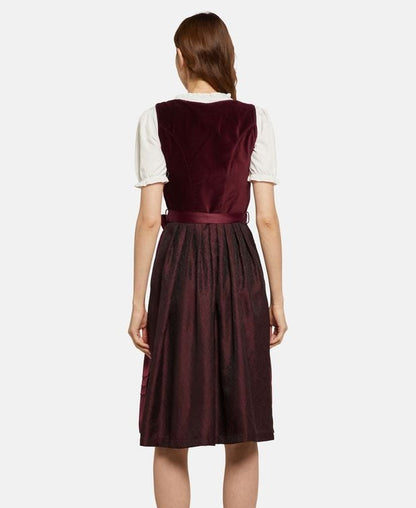 Dirndl mit Schürze