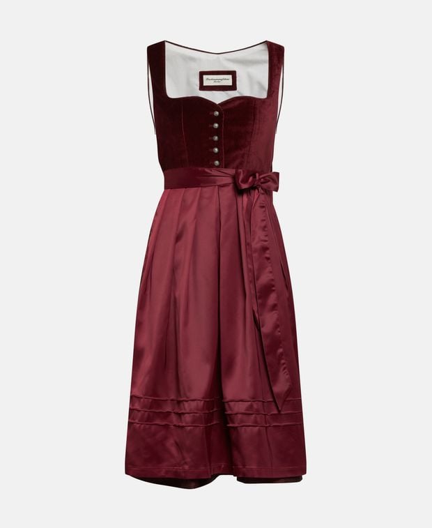 Dirndl mit Schürze