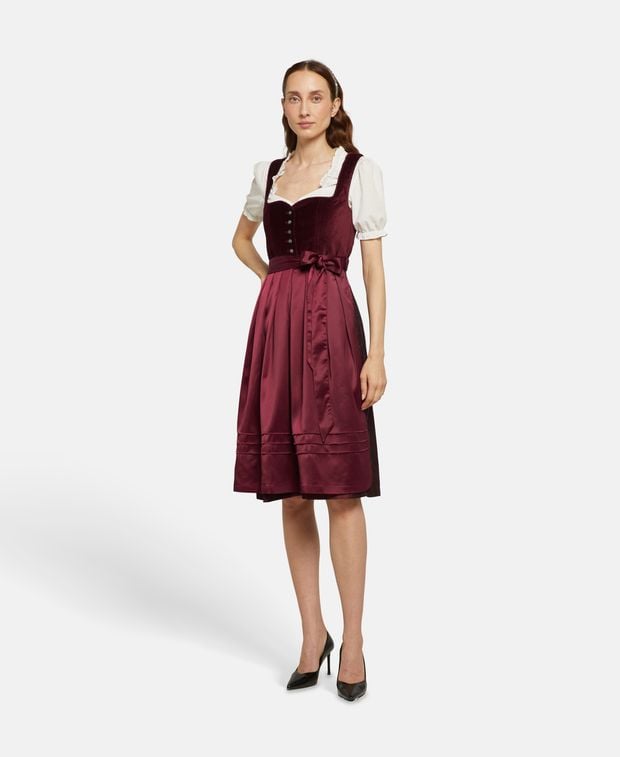 Dirndl mit Schürze