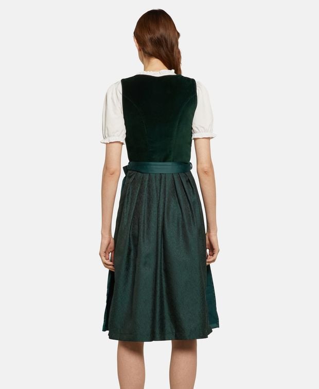 Dirndl mit Schürze