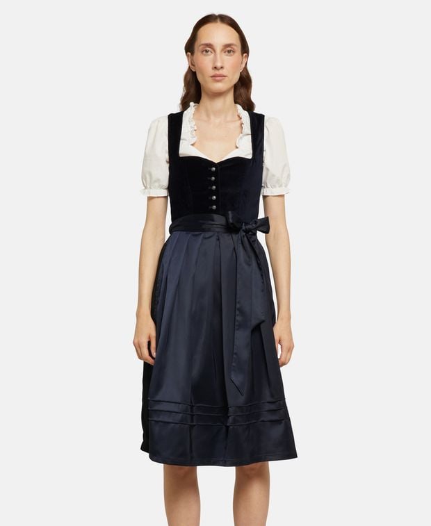 Dirndl mit Schürze