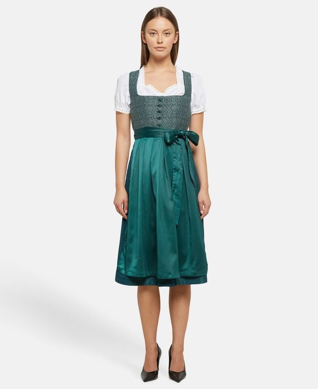 Dirndl mit Schürze