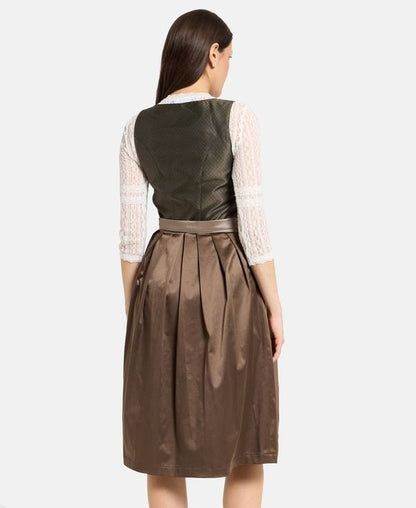 Dirndl mit Schürze