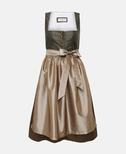 Dirndl mit Schürze
