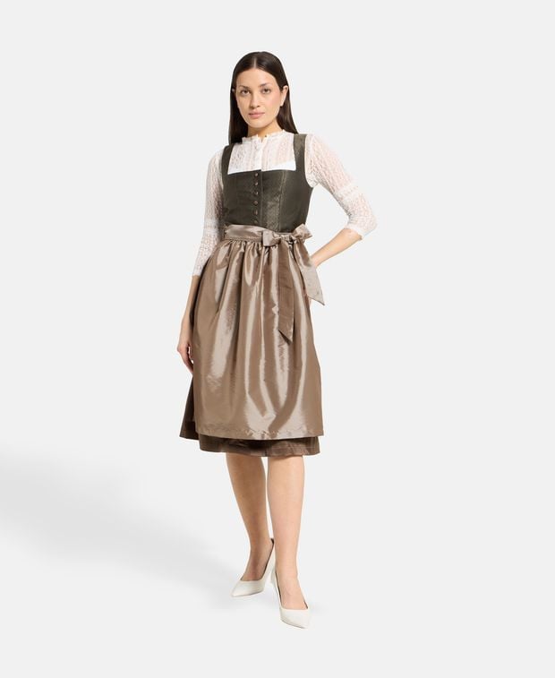 Dirndl mit Schürze