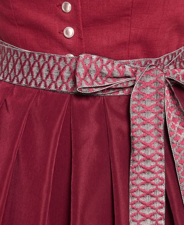 Leinen-Dirndl mit Schürze