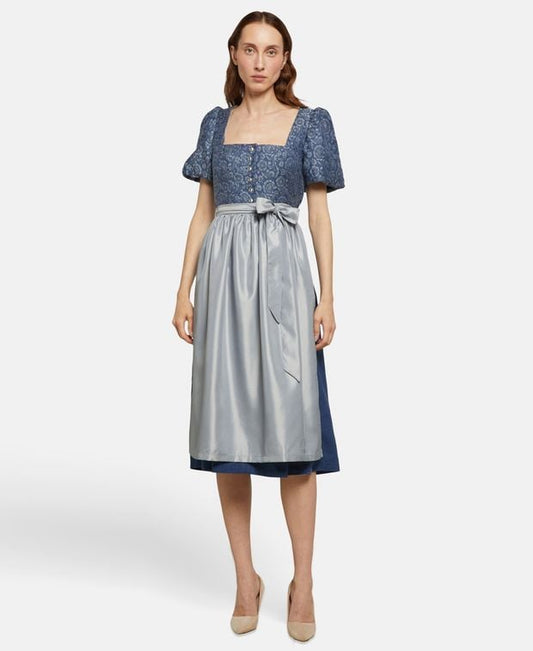 Dirndl mit Schürze