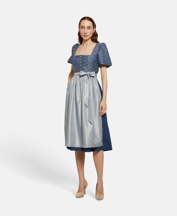 Dirndl mit Schürze