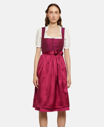 Dirndl mit Schürze