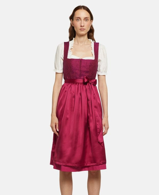 Dirndl mit Schürze