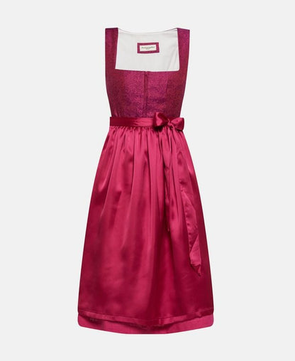 Dirndl mit Schürze