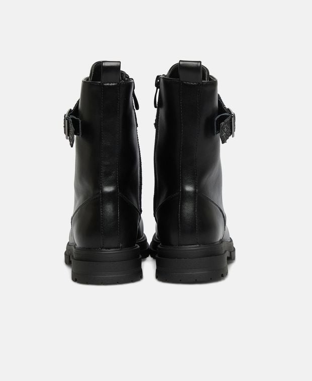 Schnürstiefeletten