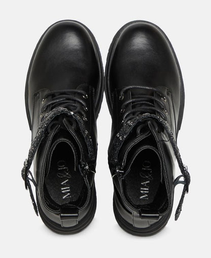 Schnürstiefeletten