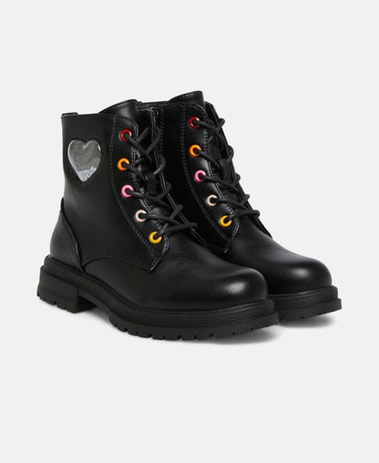 Schnürstiefeletten