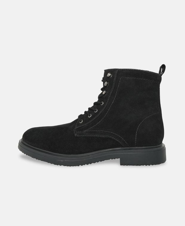 Schnürstiefeletten