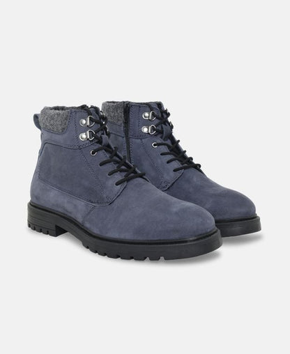 Schnürstiefeletten