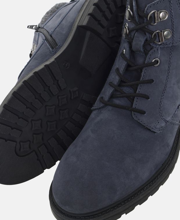 Schnürstiefeletten