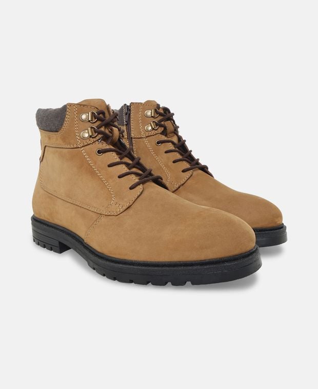 Schnürstiefeletten