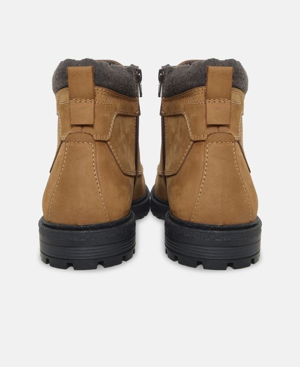 Schnürstiefeletten